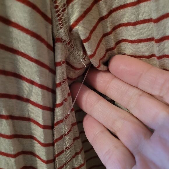 We The Free Womens T-Shirt Beige Red Stripe 3/4 Sleeve Scoop Neck Hi Lo Hem Med - Picture 8 of 16